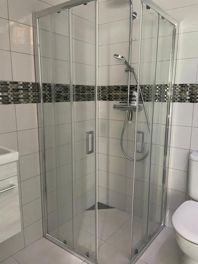 Casa de hóspedes Executive Double With En-suite In Rue Trevires R3