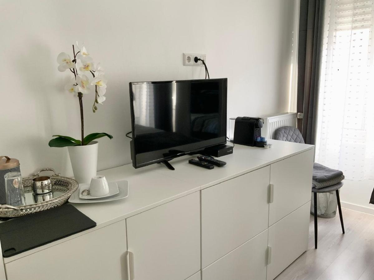 Executive Double With En-suite In Rue Trevires R3 Gasthof *